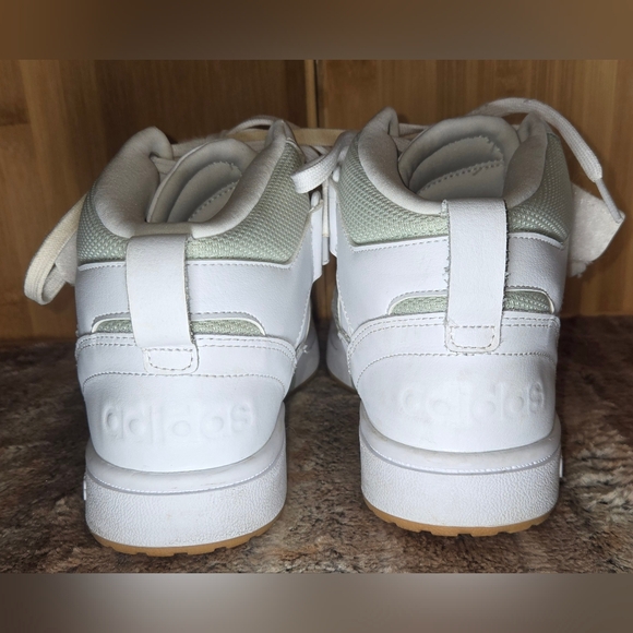 Adidas Postmove Mid White Green Basketball High Top Shoes in sz 10 - Picture 3 of 4